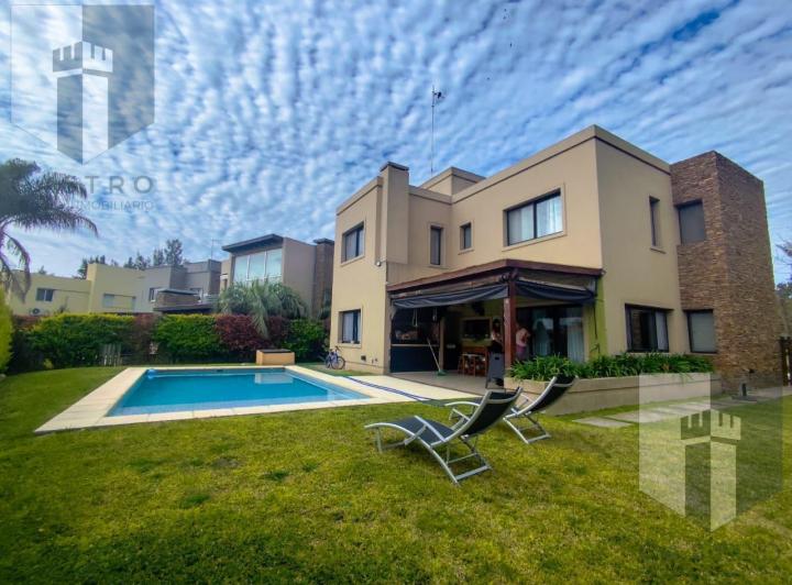 Casa · 500m² · 5 Ambientes · 1 Cochera