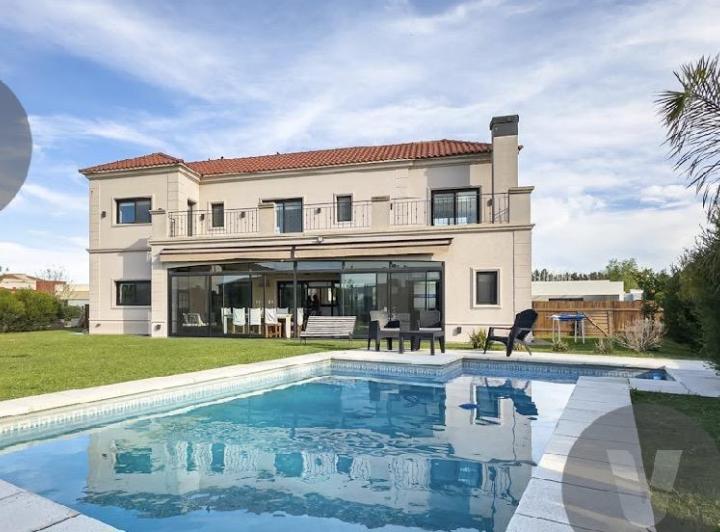 Casa · 165m² · 6 Ambientes