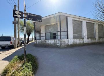 Local comercial · 73m² · 1 Cochera · Venta Local Comercial Sobre Av Luro