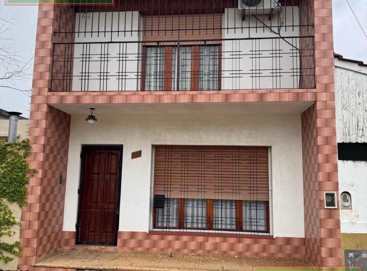 Casa · 137m² · 4 Ambientes · 2 Cocheras