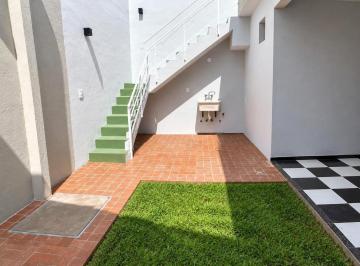 PH · 90m² · 4 Ambientes · Casa de Pasillo en Venta, 2 Dorm. C/ Patio y Terraza en Luis Agote