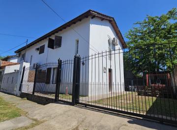 Casa · 100m² · 3 Ambientes · 1 Cochera · Dúplex en Venta - 2 Dorm. 2 Baños - Cochera - 240 m² - Almirante Brown