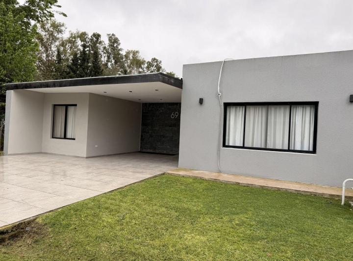 Casa · 167m² · 4 Ambientes · 2 Cocheras