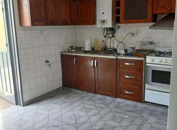 Departamento de 2 ambientes, Córdoba · Se Alquila Dpto de Tres Dormiorios en Primer Piso.