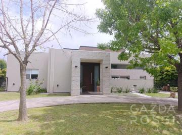 Casa · 180m² · 5 Ambientes · 5 Cocheras · Casa en La Horqueta de Echeverría, Canning, de 5 Ambientes con Piscina