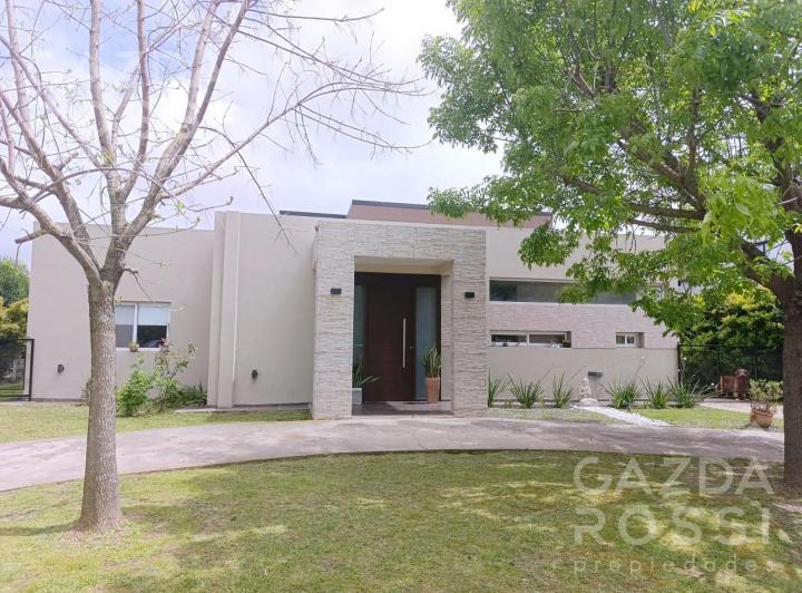 Casa · 180m² · 5 Ambientes · 5 Cocheras