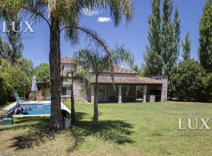 Casa · 190m² · 5 Ambientes · 2 Cocheras