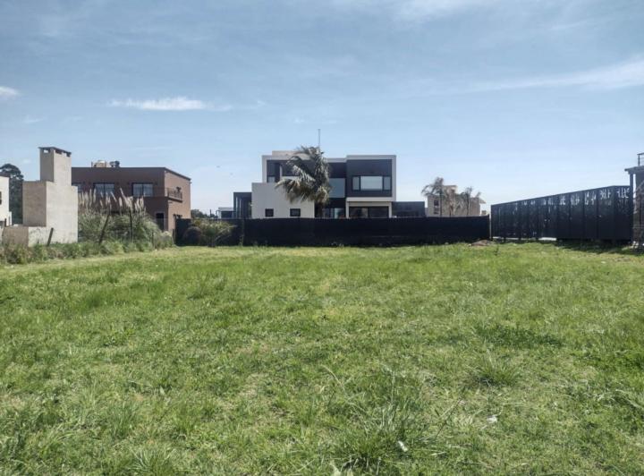 Terreno · 652m²