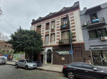 Departamento de 1 ambiente, San Telmo · Excelente Monoambiente en Primer Piso por Escalera con Patio 2 Baños