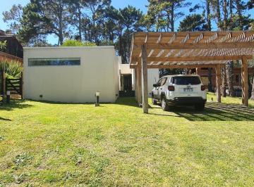 Casa · 506m² · 4 Ambientes · 237 - 18 Arcachón E/ Vasco Da Gama y Seguí (8 Personas)