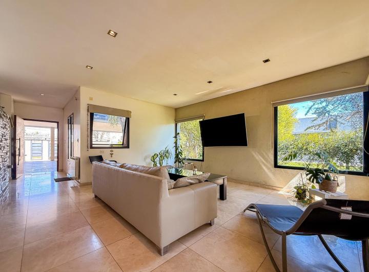 Casa · 125m² · 4 Ambientes · 2 Cocheras