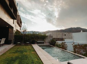 Casa de 1 ambiente, Ciudad de Mendoza · Casa de 3 Dorm. con Pileta de Diseño Borde Infinito