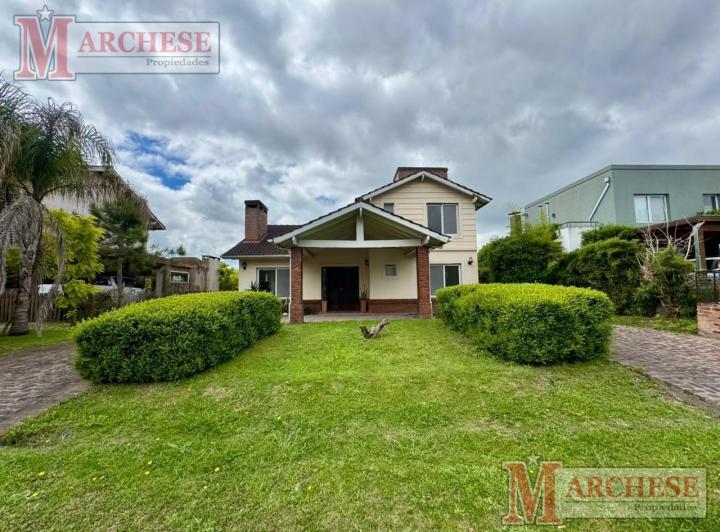 Casa · 180m² · 5 Ambientes · 2 Cocheras