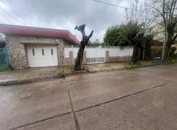 Casa · 108m² · 4 Ambientes · 2 Cocheras · Casa en Venta Apto Credito, Villa Celina