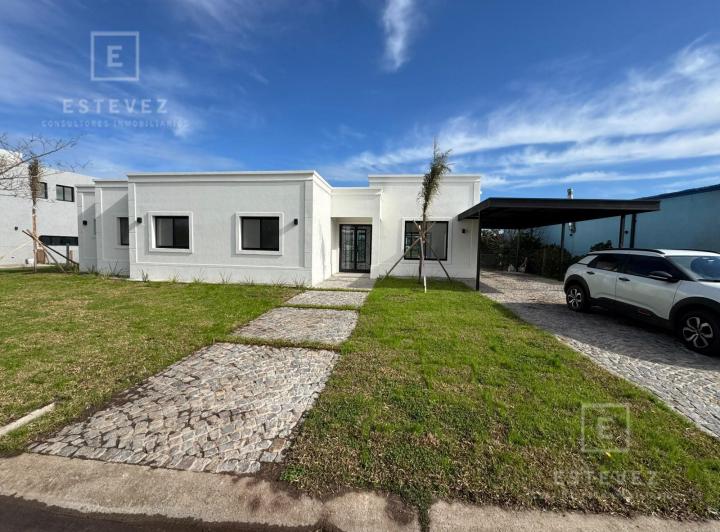 Casa · 180m² · 5 Ambientes · 2 Cocheras