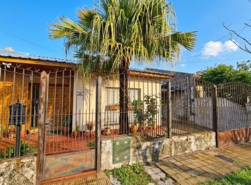 Casa · 90m² · 4 Ambientes · 2 Cocheras · Venta Casa 4 Ambientes Moron Cochera y Pileta