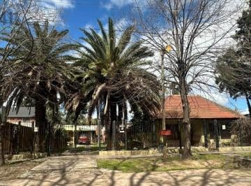 Casa · 194m² · 4 Ambientes · 4 Cocheras · Venta Casa 4 Ambientes Quincho Parrilla Parque a 500 m de Las Toscas en Esteban Echeverria Canning