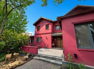 Casa · 250m² · 3 Dormitorios · Enero - Casa en Alquiler de Temporada en Santa Barbara