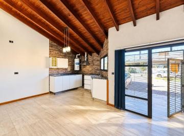 Casa de 3 ambientes, Capilla del Rosario · Casa en Alquiler con Pileta y Cochera Doble | Guaymallen