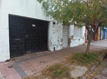Terreno · 375m² · 3 Cocheras · Venta Lote con Local y Vivienda a Reciclar o Demoler Moreno 4756