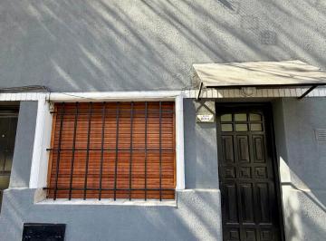PH de 2 ambientes, Tres de Febrero · Alquiler - Depto Tipo Casa 2 Amb - PH - Caseros - Tres de Febrero