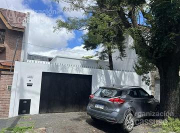 Casa · 80m² · 2 Ambientes · 3 Cocheras · Casa en Alquiler Florida Oeste