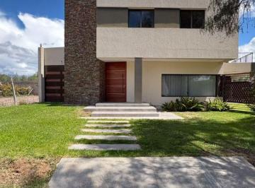 Casa de 5 ambientes, Russell · Casa en Alquiler | Barrio Privado Terruños de Araoz II – Maipú