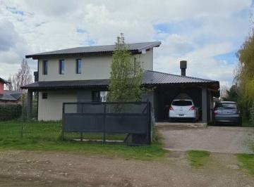 Casa de 4 ambientes, Dina Huapi · Casa con 2 Dorm. y Departamento Anexo.