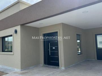 Casa de 4 ambientes, San Vicente · Venta Casa en San Lucas 3 Dorm. Canning