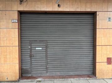 Local comercial · 40m² · 1 Ambiente · Ramón Falcón 4343: Se Alquila Local de 40 m² Sin Expensas