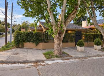 Casa de 3 ambientes, La Falda · Casa de 2 Dorm. en Venta con Piscina en Barrio Parque Jardín, La Falda