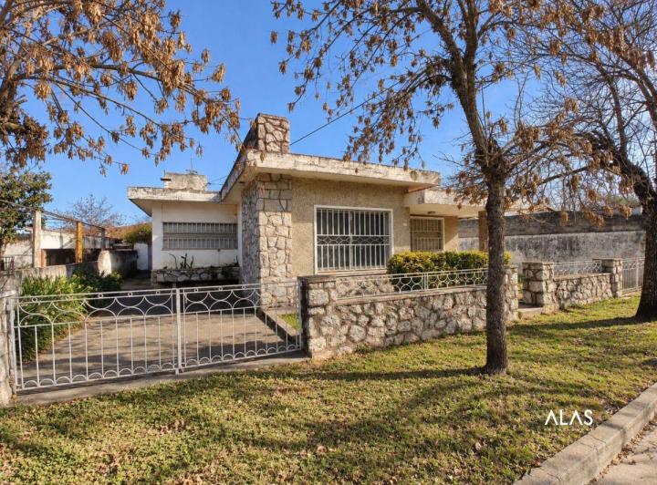 Casa · 150m² · 4 Ambientes · 2 Cocheras