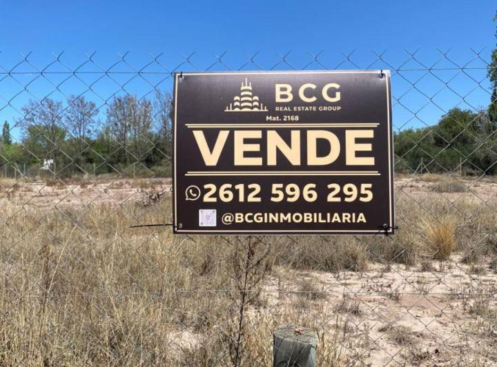 Terreno · 830m²