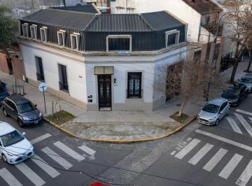 Casa · 244m² · 6 Ambientes · 1 Cochera · Venta Casa 4 Dorm. Nuñez Cochera Patio y Parrila, Impecable