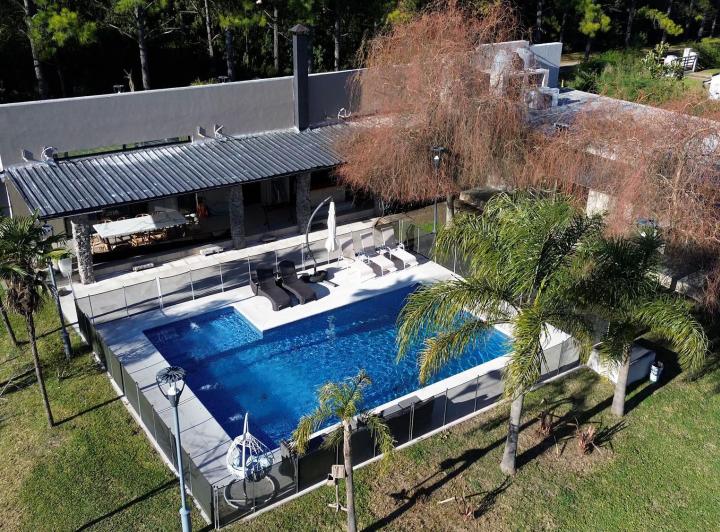 Casa · 367m² · 7 Ambientes · 1 Cochera