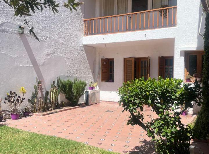 Casa · 200m² · 6 Ambientes · 1 Cochera