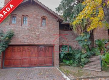 Casa · 236m² · 4 Ambientes · 3 Cocheras · Casa 4 Amb en Barrio La Merced (Retasada)