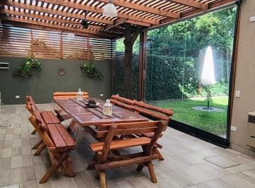 Casa · 130m² · 4 Ambientes · 1 Cochera · Casa 4 Ambientes con Quincho y Pileta