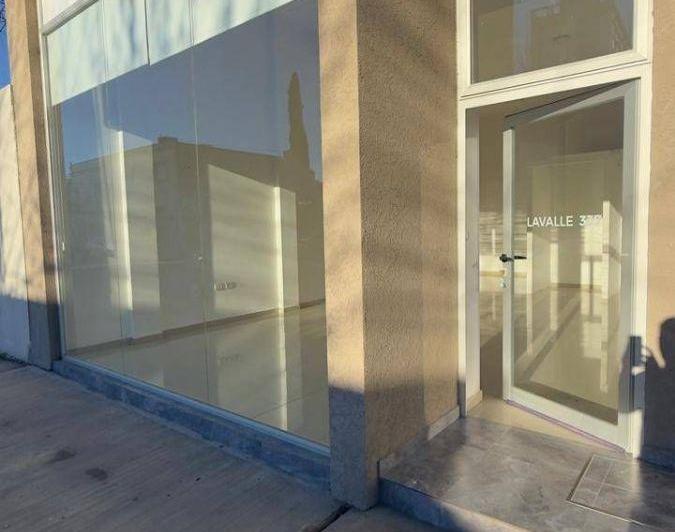 Local comercial · 50m² · 2 Ambientes · 1 Cochera