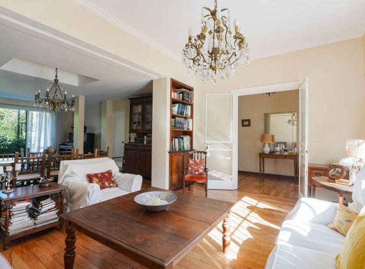 Casa · 269m² · 5 Ambientes · 1 Cochera