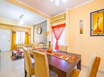 Casa · 175m² · 5 Ambientes · 1 Cochera · Venta Vivienda Multifamiliar Ciudad Madero