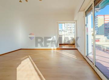 Departamento · 52m² · 3 Ambientes · Venta Semi Piso 3 Amb C Doble Balcón. Caballito