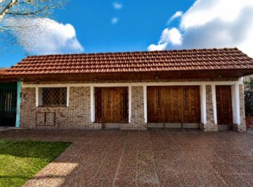 Casa · 180m² · 8 Ambientes · 1 Cochera · Venta Casa Multifamiliar con Cochera Lanus Oeste