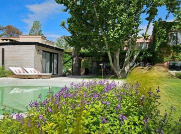 Casa · 290m² · 6 Ambientes · Casa con 3 Dorm. en Alquiler Enero´27 con Año Nuevo