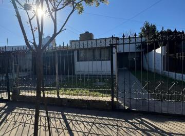 Casa · 139m² · 6 Ambientes · 1 Cochera · Venta Casa en Barrio El Rosedal
