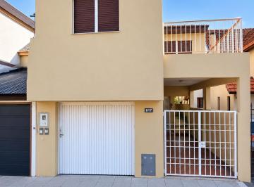 Casa · 137m² · 3 Ambientes · 1 Cochera · Venta Casa Quilmes