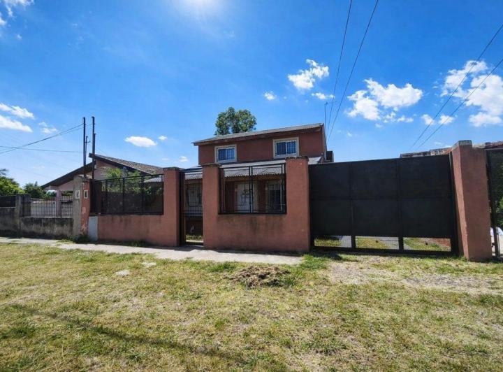 Casa · 75m² · 6 Ambientes · 1 Cochera