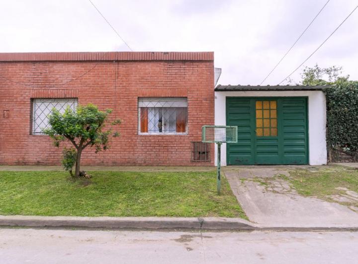 Casa · 136m² · 5 Ambientes · 2 Cocheras