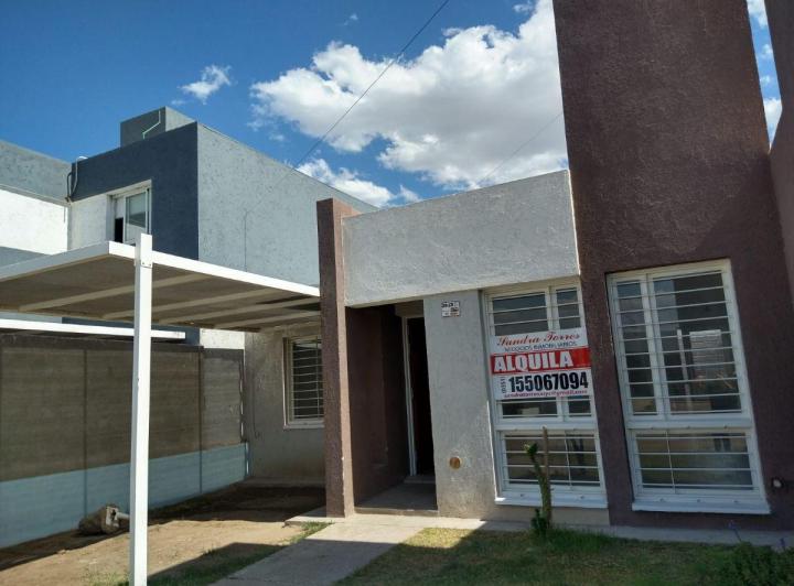Casa · 54m² · 3 Ambientes · 1 Cochera