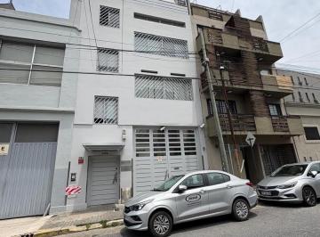 Depósito · 971m² · Gran Inmueble en Block en Saavedra: 971 m², 4 Plantas, Montacargas y Altura de 5 m
